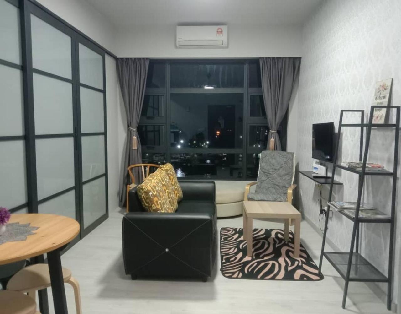 Apartment Jesselton Quay Coral Seaside 12 *
